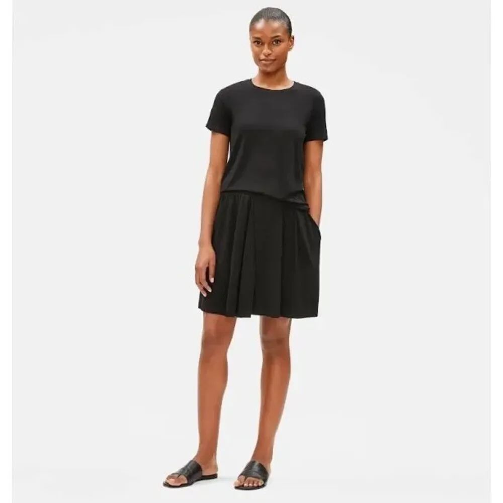 Eileen fisher pleated light weight flowy black shorts size XXS #100